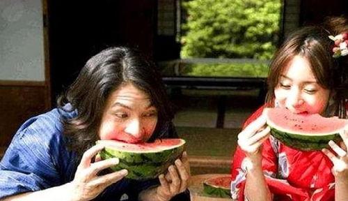 女的旅游吃瓜,女性游客的旅游“吃瓜”之旅