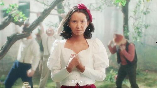 公主在吃瓜,公主的甜蜜瓜果时光